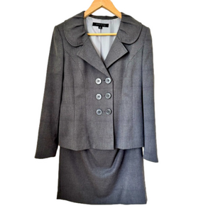 NWOT Anne Klein grey suit (blazer and skirt). Size 8